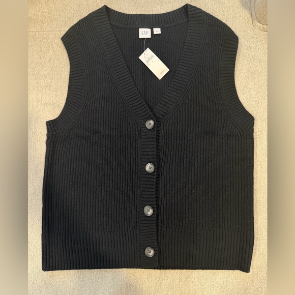 NWT GAP Black Ribbed V-Neck Button Cardigan Vest - Picture 2 of 5